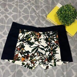𝅺CLUB Monaco Color Block Floral Print Flat Front Shorts Women's Size 2